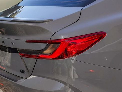 Used 2025 Toyota Camry SE w/ Convenience Package image 8