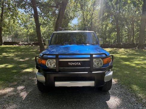 Used 2007 Toyota FJ Cruiser 4WD image 3