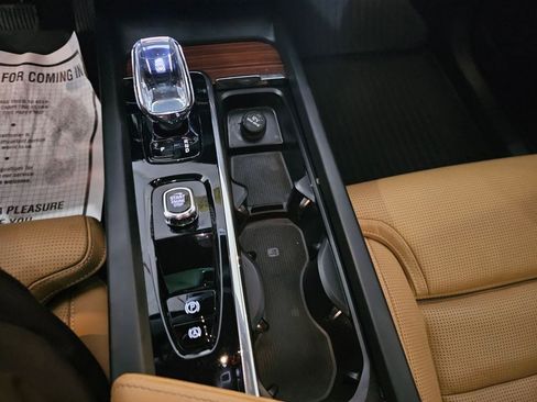 Certified 2023 Volvo XC60 T8 Ultimate w/ Climate Package AWD/4WD image 25