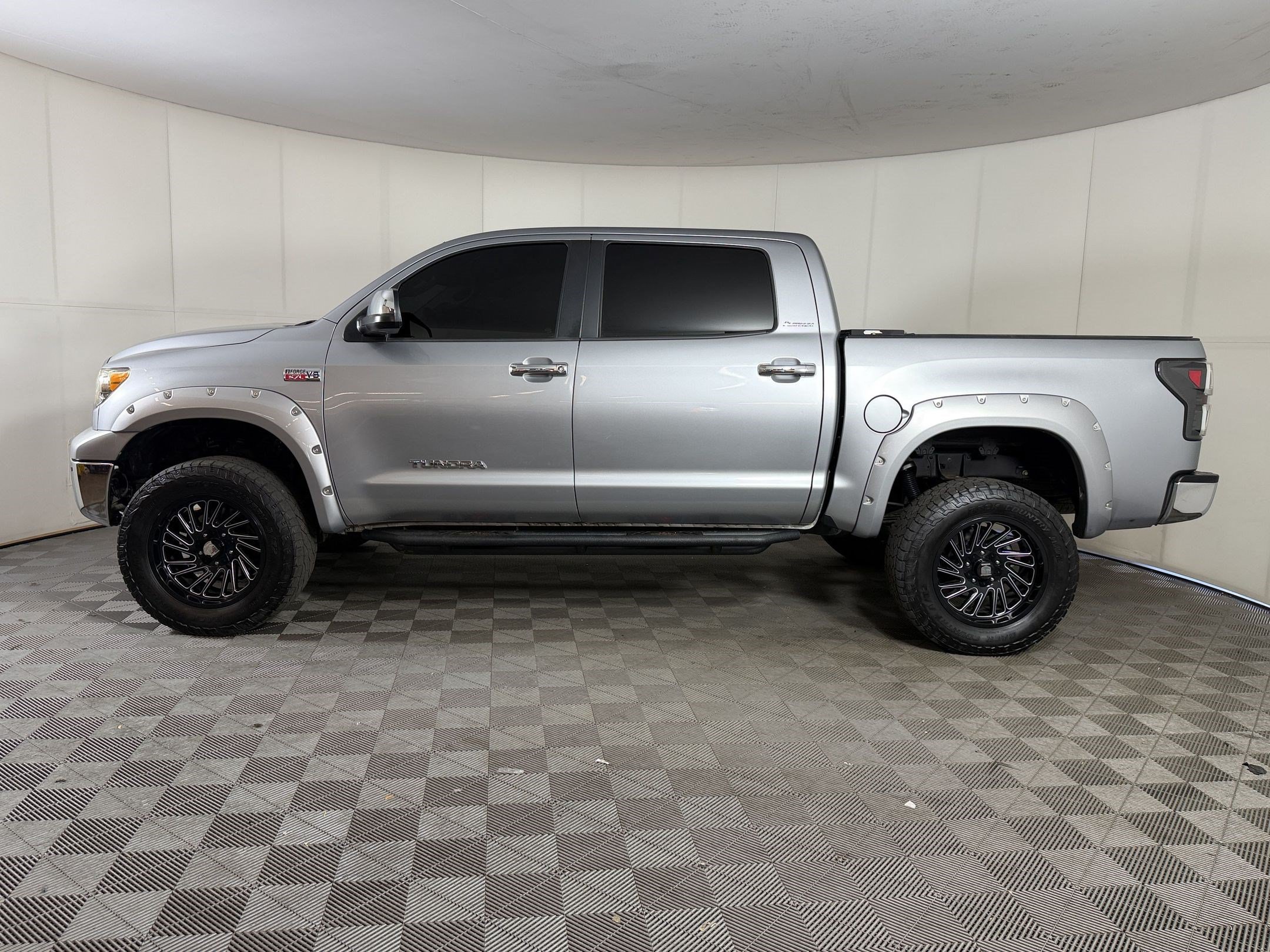 Used 2012 Toyota Tundra Limited w/ Platinum Pkg AWD/4WD image 2