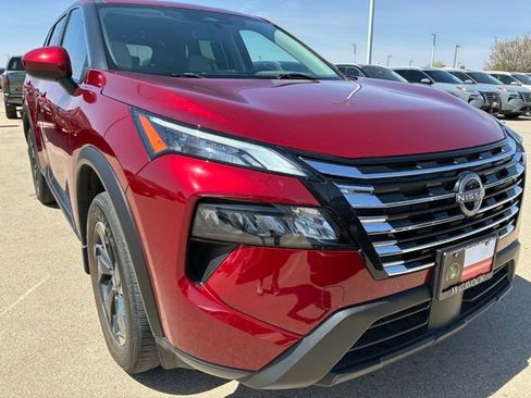 Certified 2024 Nissan Rogue SV image 7