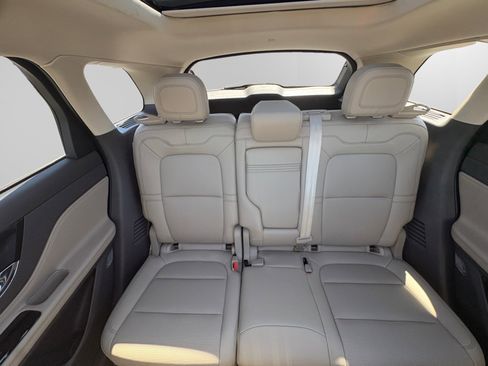 Used 2023 Lincoln Corsair AWD w/ Equipment Group 101A image 11