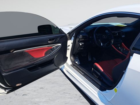 Used 2015 Lexus RC F w/ Premium Package RWD image 9