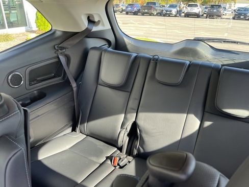 New 2025 Subaru Ascent Limited image 13