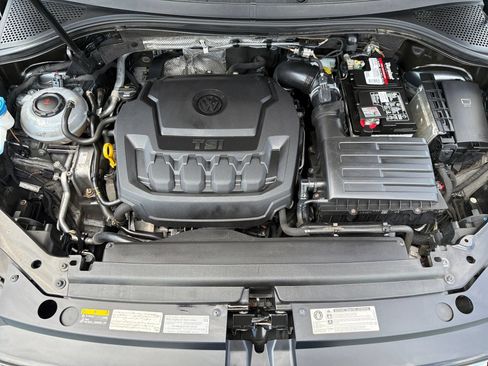 Used 2018 Volkswagen Tiguan SEL AWD/4WD image 25
