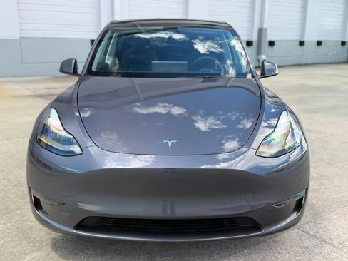 Used 2023 Tesla Model Y Long Range AWD/4WD image 3