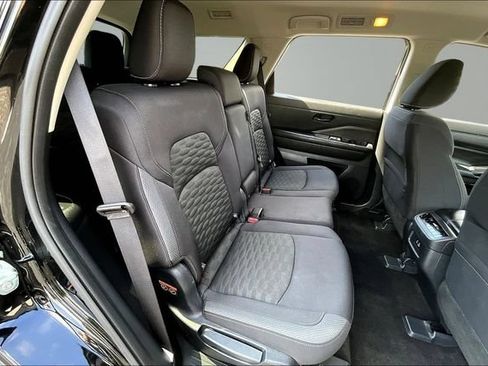 Used 2024 Nissan Pathfinder SV FWD image 25