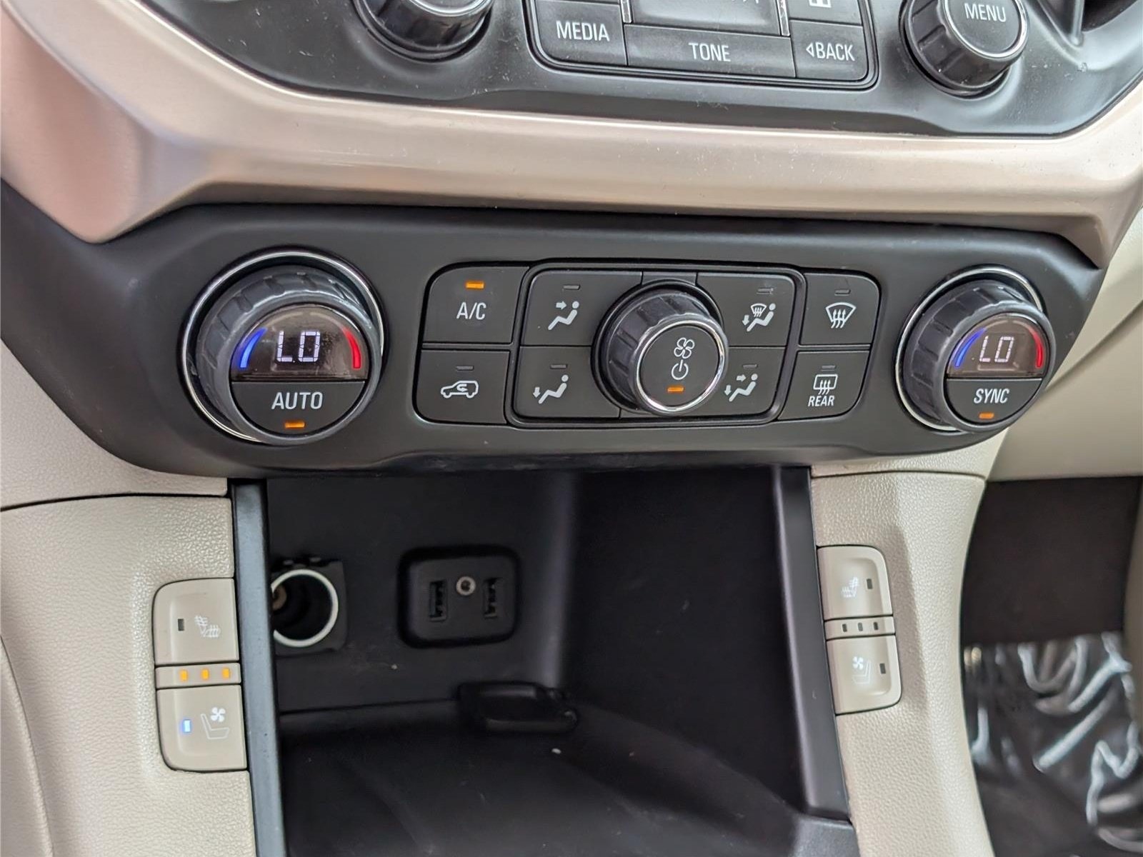 Used 2018 GMC Acadia Denali w/ Technology Package AWD/4WD image 29