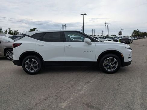 Used 2023 Chevrolet Blazer LT FWD image 3