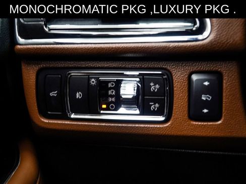 Used 2023 Lincoln Navigator Reserve AWD/4WD image 34