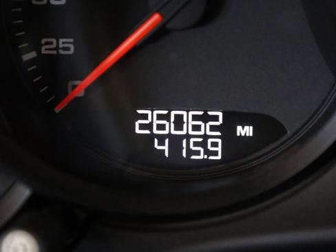 Used 2013 Porsche 911 Carrera 4S image 19