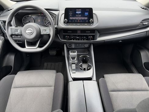 Used 2024 Nissan Rogue SV FWD image 9