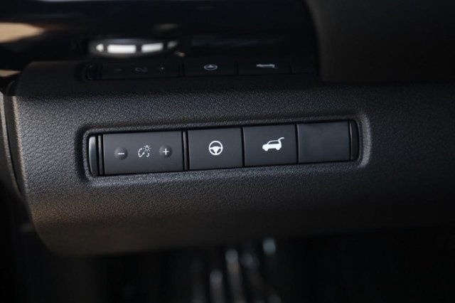 Certified 2025 Nissan Pathfinder SV AWD/4WD image 11