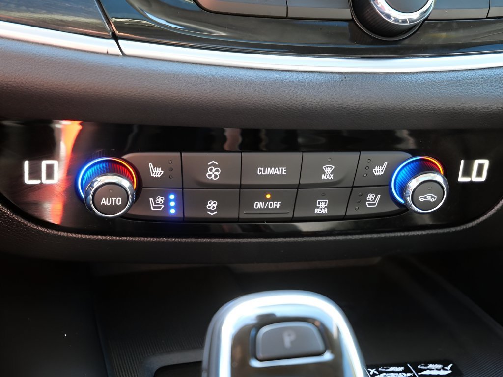 Used 2019 Buick Enclave Avenir w/ Avenir Technology Package AWD/4WD image 23