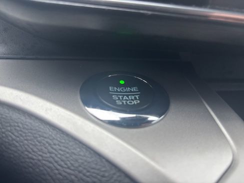 Used 2021 Ford Explorer XLT w/ Equipment Group 202A image 15