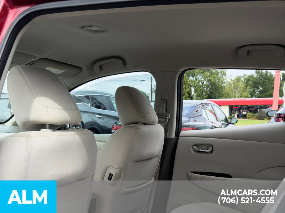 Used 2015 Nissan Leaf SV FWD image 9