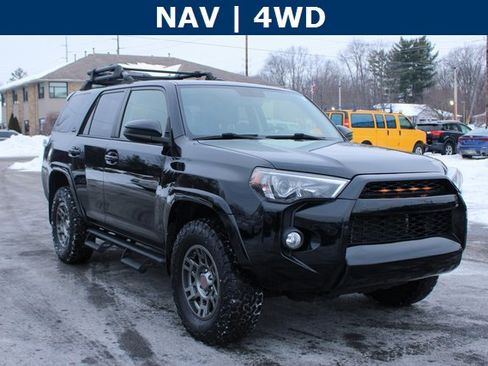 Used 2019 Toyota 4Runner SR5 image 2