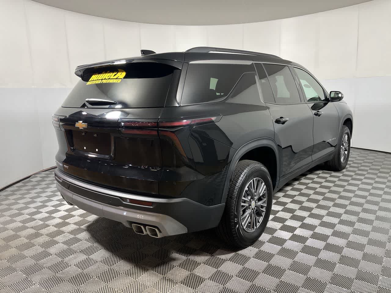 Used 2026 Chevrolet Traverse LT AWD/4WD image 8