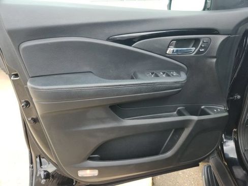 Used 2021 Honda Pilot Touring image 23