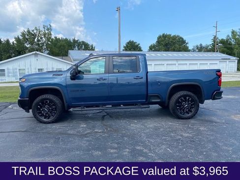 Used 2025 Chevrolet Silverado 2500 LT w/ Trail Boss Package AWD/4WD image 4