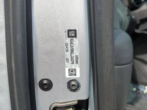 Used 2020 Chevrolet Trax LT w/ LT Convenience Package FWD image 34