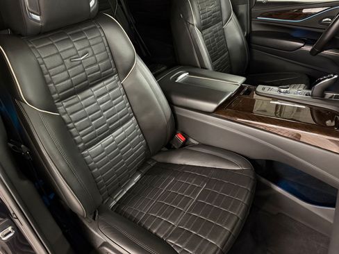 Used 2023 Cadillac Escalade Sport Platinum w/ Heavy-Duty Trailer Package AWD/4WD image 57