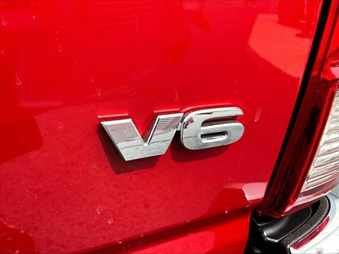 Used 2017 Toyota Tacoma TRD Off-Road w/ Tow Package (A/T) AWD/4WD image 27