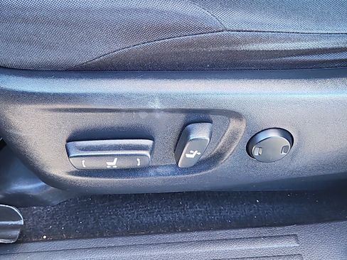 Used 2016 Toyota 4Runner SR5 image 12