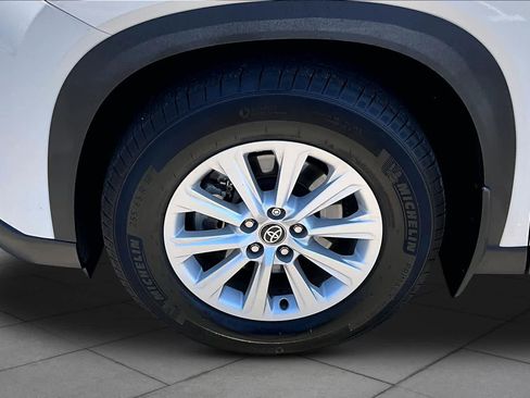 Used 2024 Toyota Grand Highlander AWD image 10