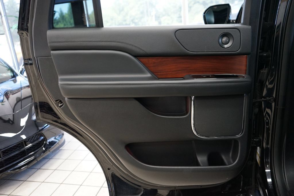 Used 2021 Lincoln Navigator Reserve AWD/4WD image 50