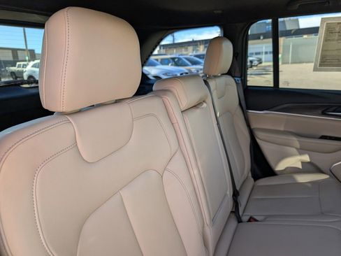 Used 2023 Jeep Grand Cherokee 4WD 4xe image 18