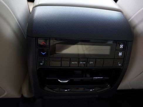 Certified 2022 Jeep Grand Cherokee L Limited AWD/4WD image 20