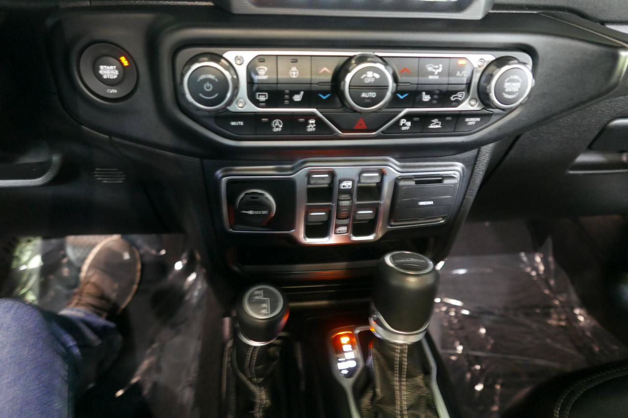 Used 2020 Jeep Gladiator Overland AWD/4WD image 15
