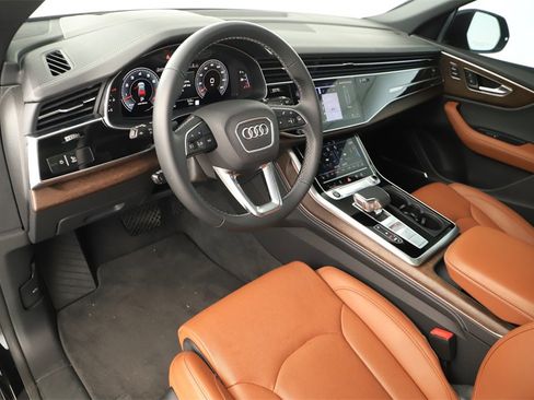 Used 2025 Audi Q8 Prestige w/ Prestige Package image 15