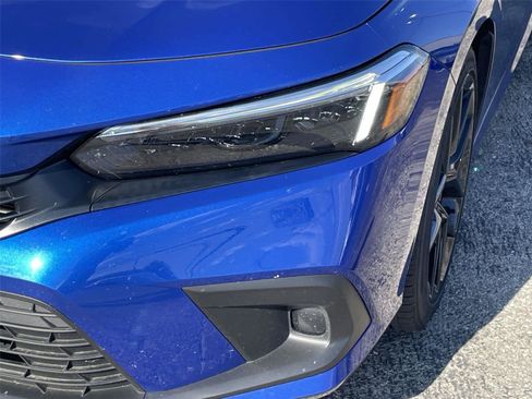 Used 2023 Honda Civic Sport image 9