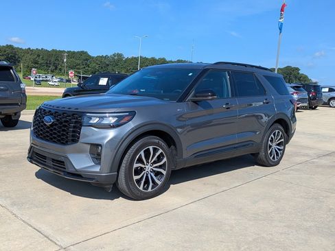 Used 2025 Ford Explorer ST-Line w/ Premium Package RWD image 1