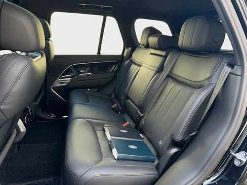 Used 2025 Land Rover Range Rover SE AWD/4WD image 23