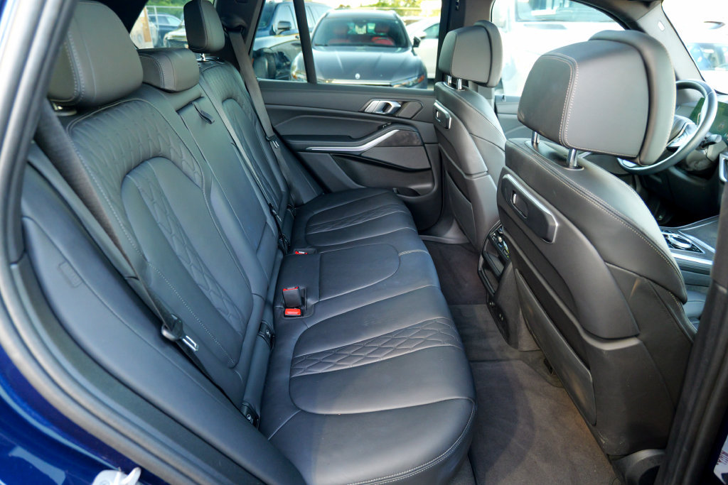 Used 2024 BMW X5 xDrive40i w/ Premium Package AWD/4WD image 30