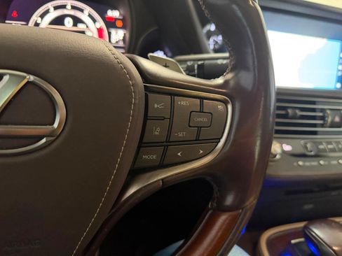 Used 2020 Lexus LS 500 AWD w/ Interior Upgrade Package image 31