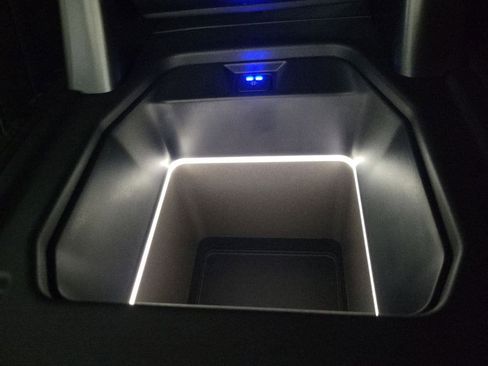 New 2026 Land Rover Defender 110 OCTA image 34