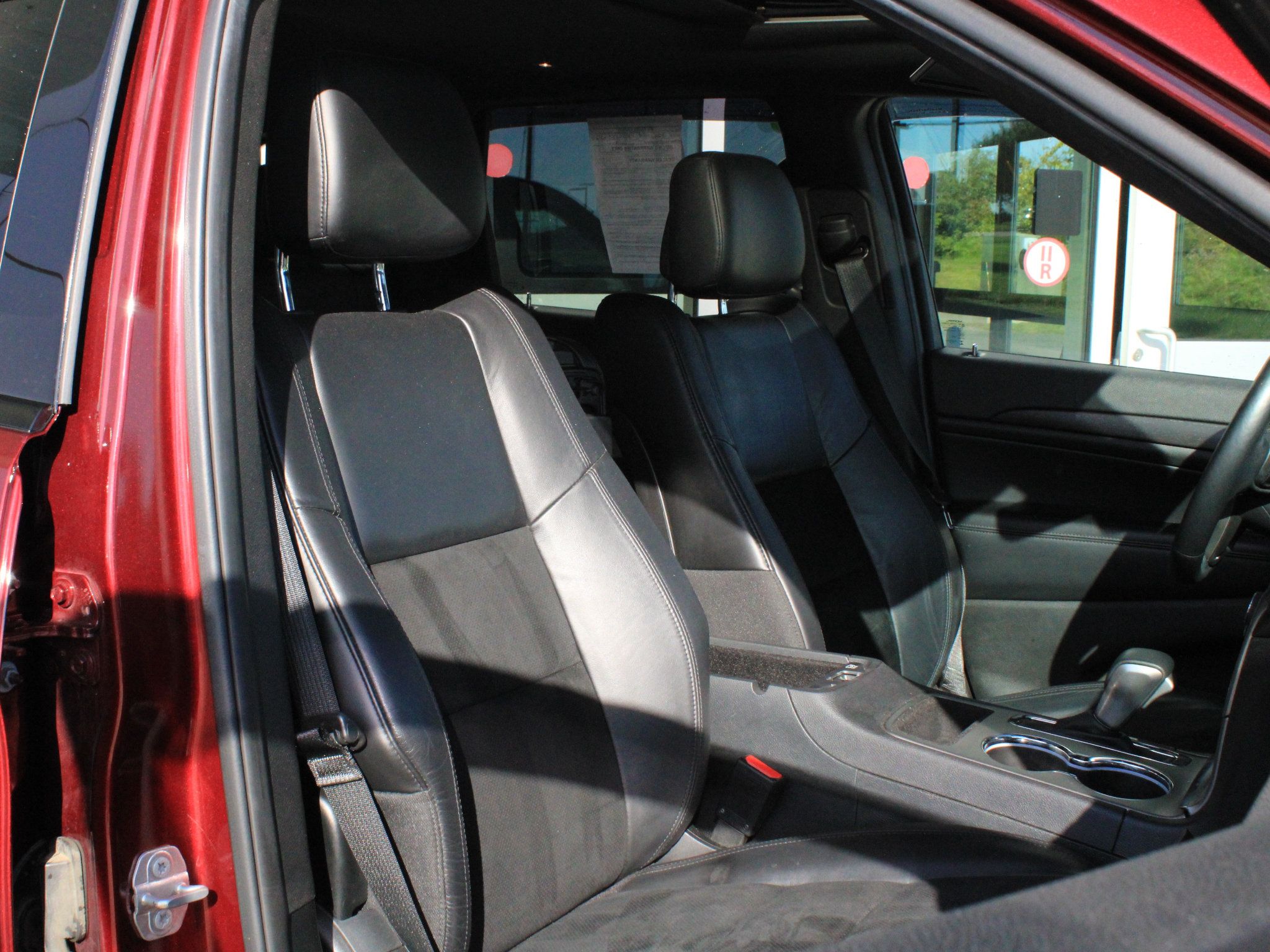 Used 2018 Jeep Grand Cherokee Altitude AWD/4WD image 24