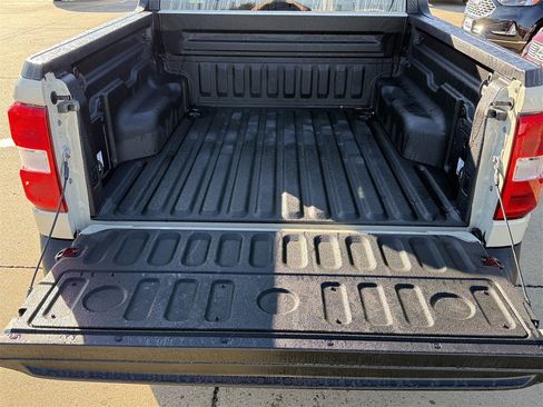 Certified 2025 Ford Maverick XLT image 27