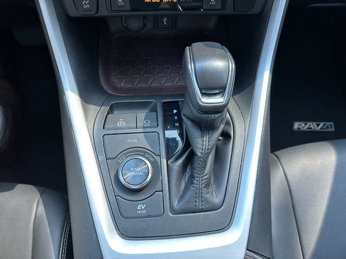 Used 2021 Toyota RAV4 Limited AWD/4WD image 17