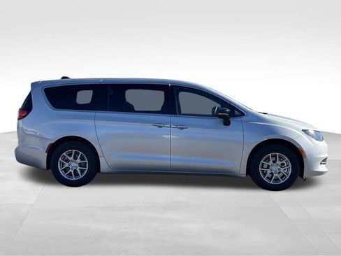 New 2026 Chrysler Voyager LX image 8