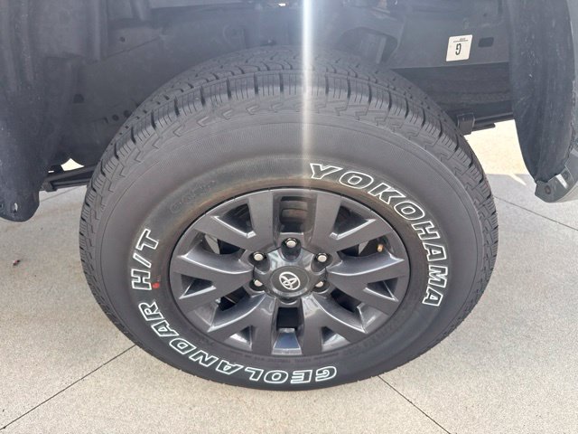 Used 2023 Toyota Tacoma SR5 AWD/4WD image 17