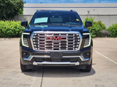 Used 2025 GMC Yukon Denali w/ Sun & Power Step Package AWD/4WD image 3