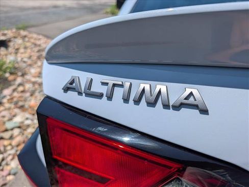 Used 2023 Nissan Altima 2.0 SR FWD image 18