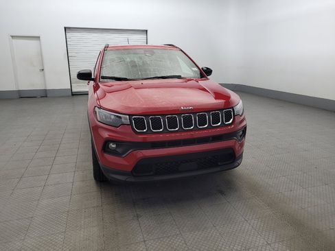 Used 2024 Jeep Compass Latitude image 14