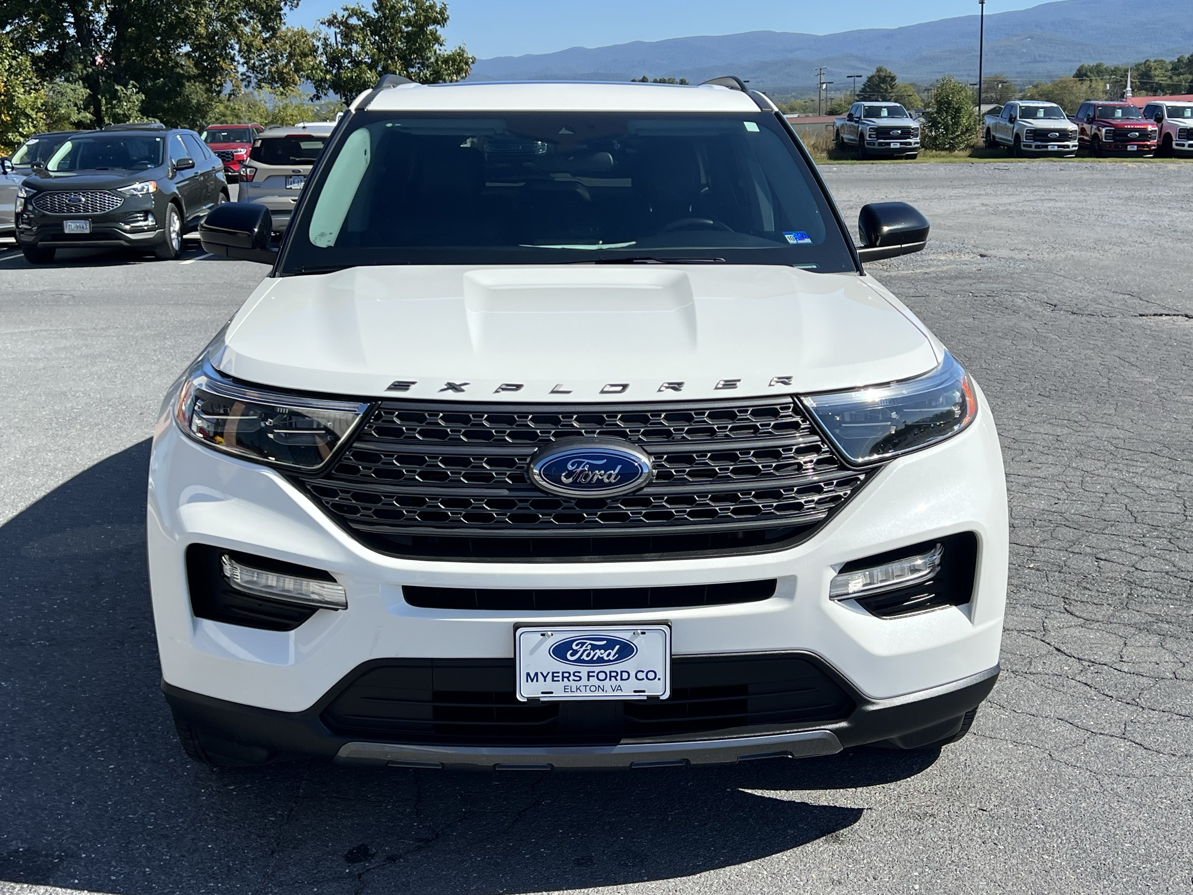 Used 2023 Ford Explorer XLT w/ Equipment Group 202A AWD/4WD image 3