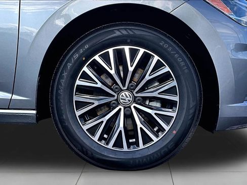 Used 2021 Volkswagen Jetta SE FWD image 8